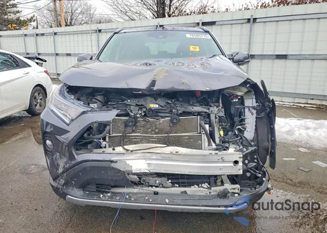 2020 Toyota Rav4 Limited z USA, uszkodzony, nr VIN 2T3DWRFV0LW059377